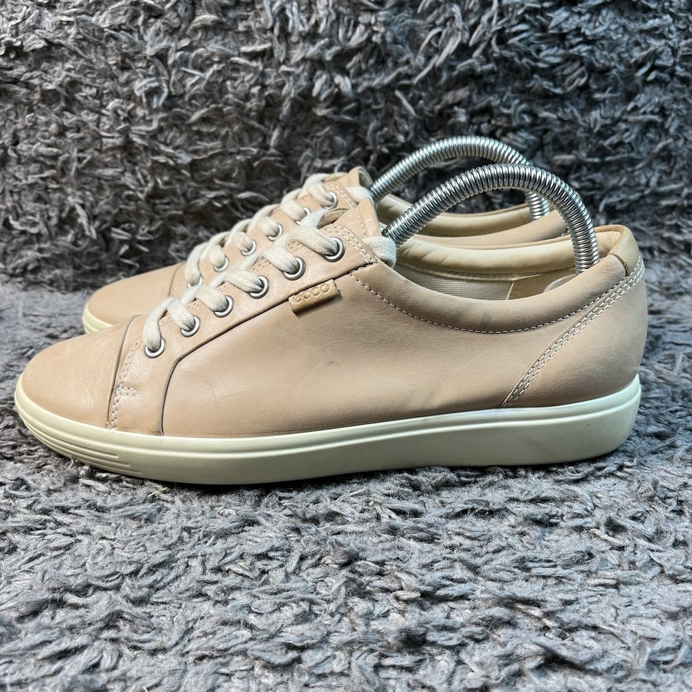ECCO WOMEN'S SOFT Size 9 SNEAKERS